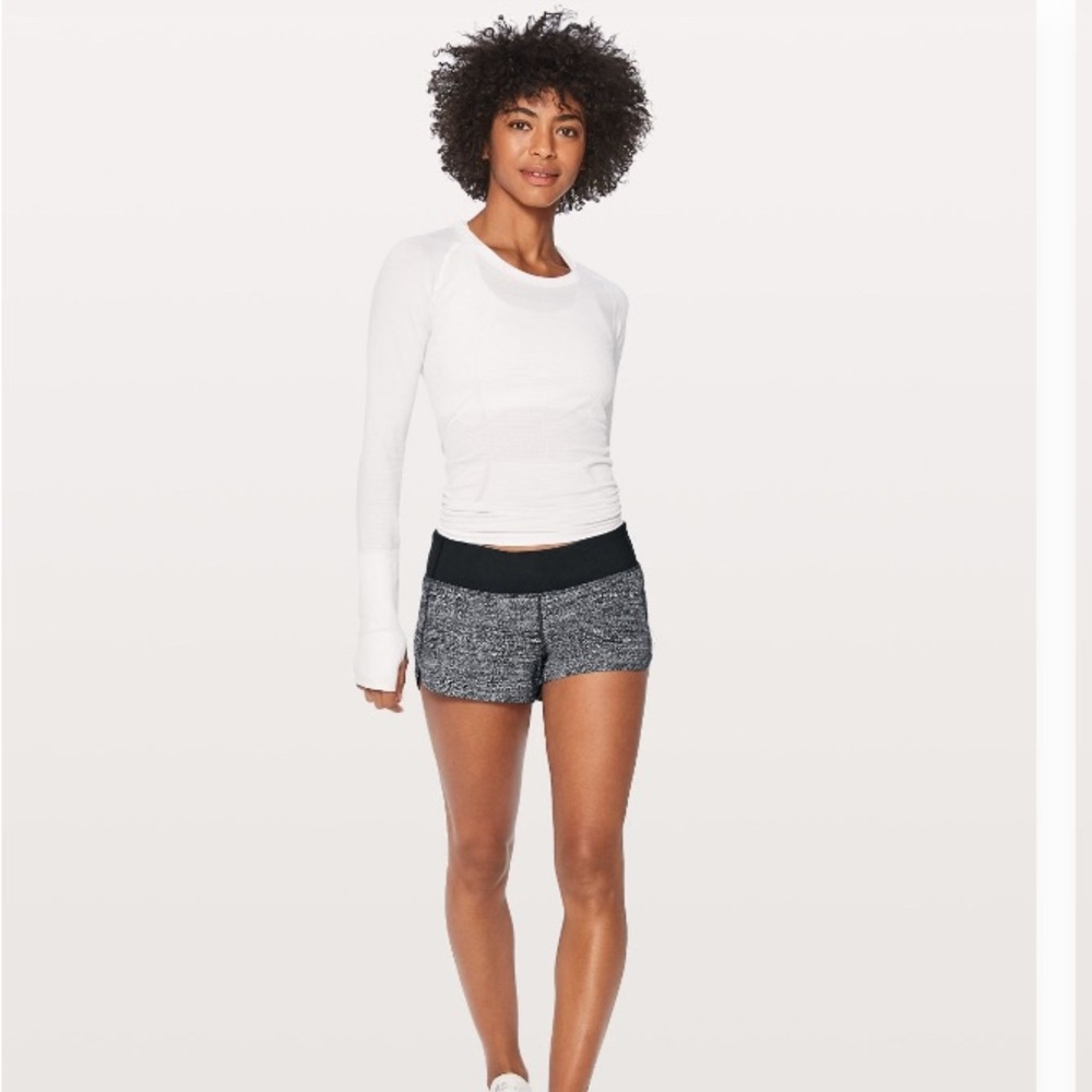 lululemon athletica Speed Up Low-Rise Short 2.5 inches